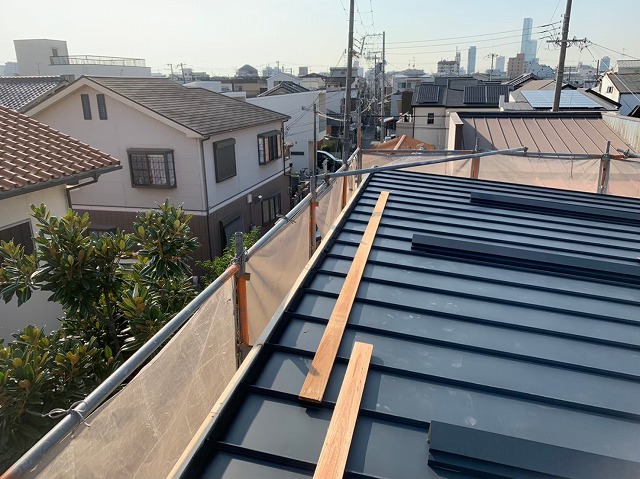 立平工法で片流れ屋根施工